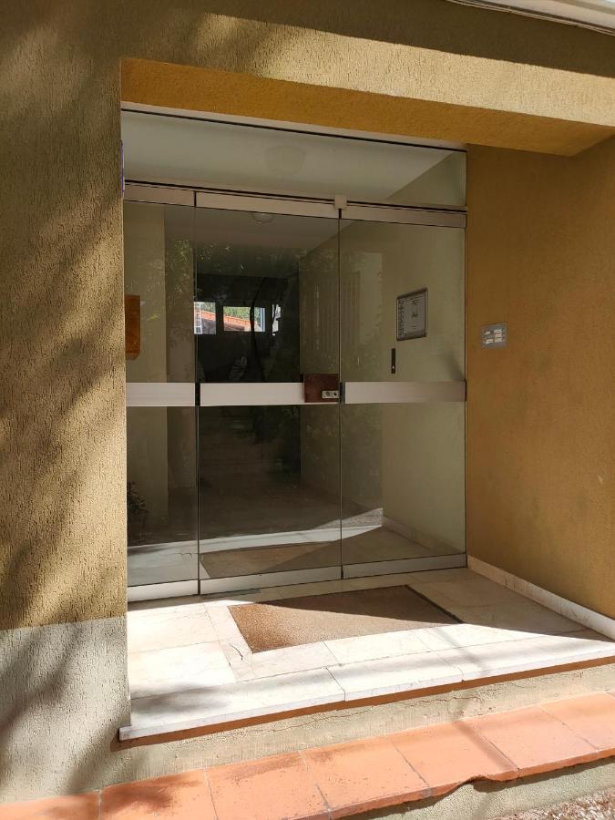 Joli Studio Les Pieds Dans L Eau Avec Place De Parking Gratuite Bandol Exterior photo