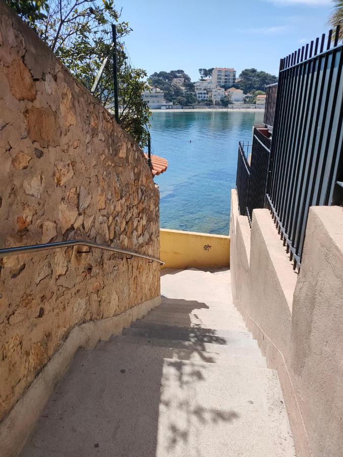 Joli Studio Les Pieds Dans L Eau Avec Place De Parking Gratuite Bandol Exterior photo
