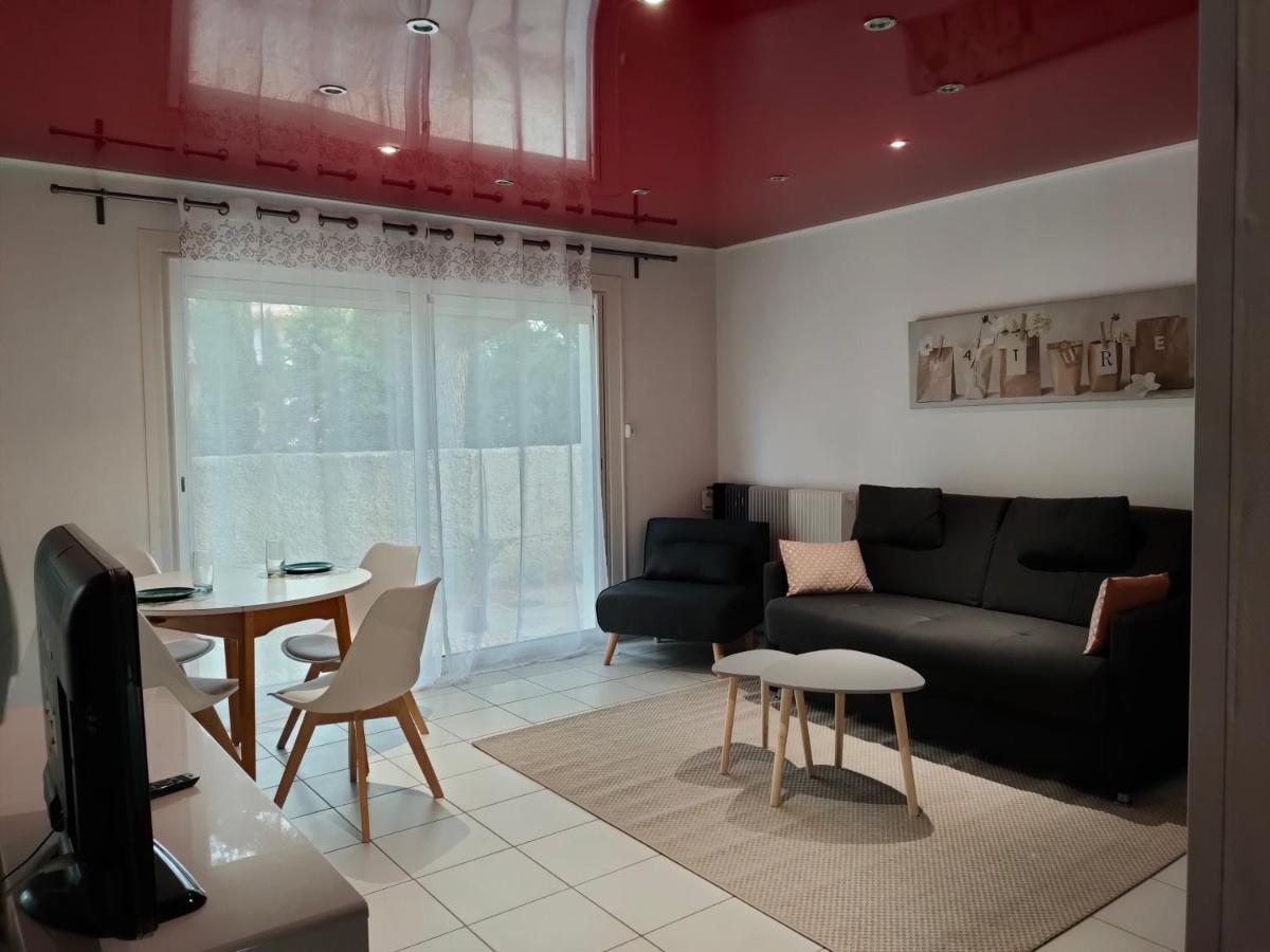 Joli Studio Les Pieds Dans L Eau Avec Place De Parking Gratuite Bandol Exterior photo